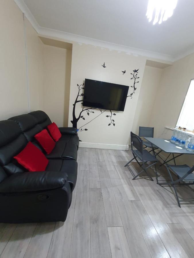 House In The Heart Of Valleys Apartment เอบูเวล ภายนอก รูปภาพ