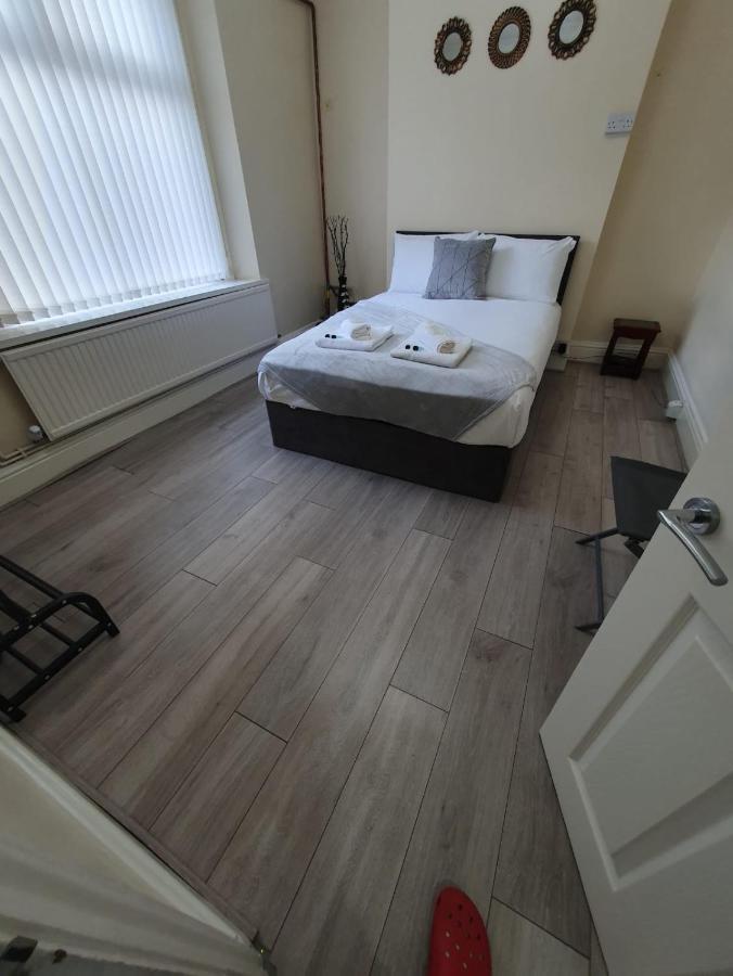 House In The Heart Of Valleys Apartment เอบูเวล ภายนอก รูปภาพ