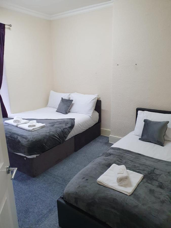 House In The Heart Of Valleys Apartment เอบูเวล ภายนอก รูปภาพ