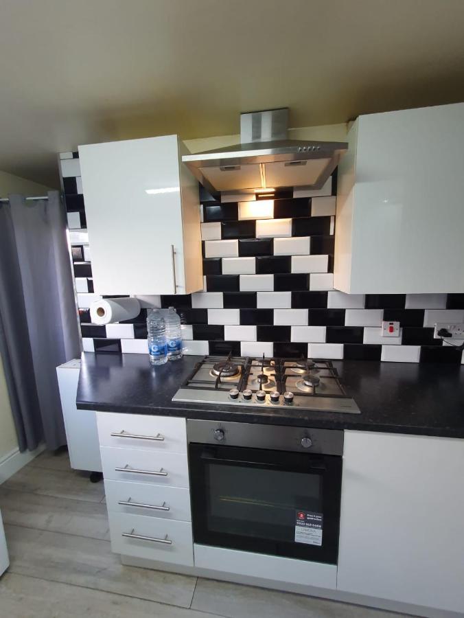 House In The Heart Of Valleys Apartment เอบูเวล ภายนอก รูปภาพ