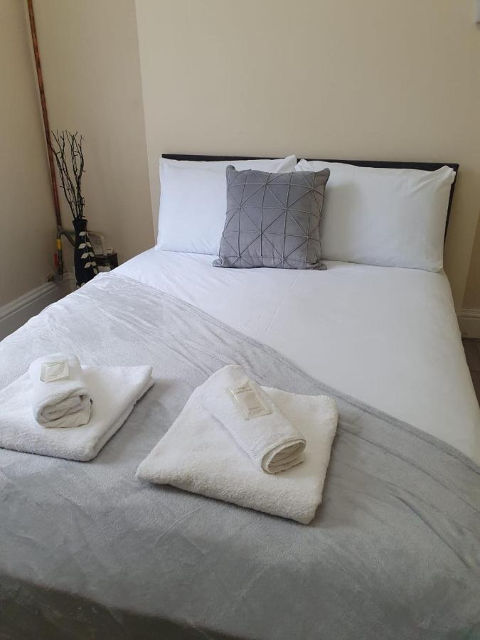 House In The Heart Of Valleys Apartment เอบูเวล ภายนอก รูปภาพ