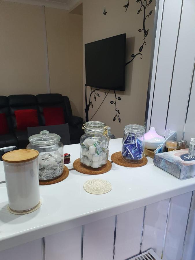 House In The Heart Of Valleys Apartment เอบูเวล ภายนอก รูปภาพ