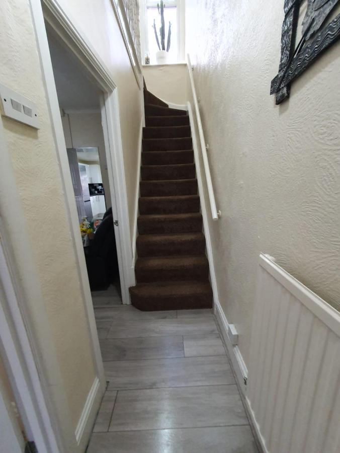 House In The Heart Of Valleys Apartment เอบูเวล ภายนอก รูปภาพ